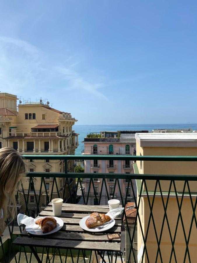 Marchesa Lulu Hotel Salerno Bagian luar foto